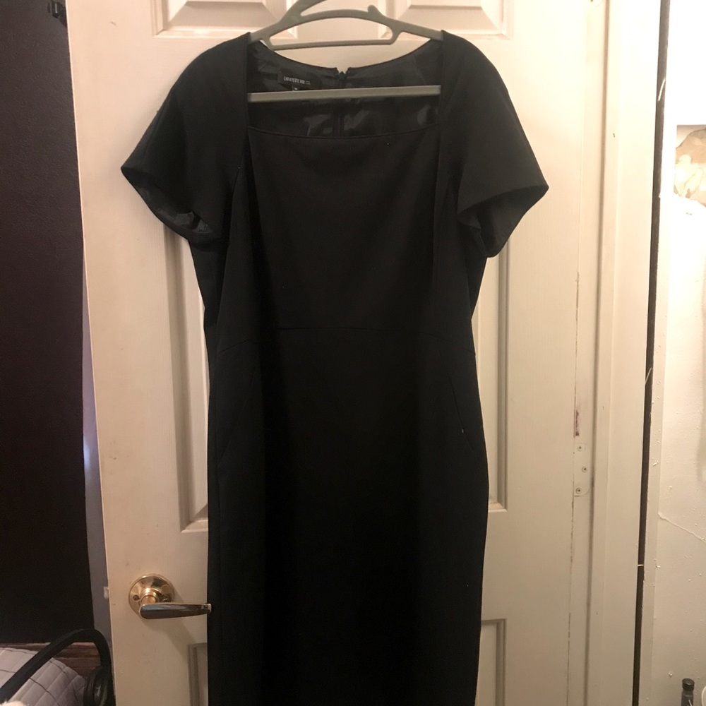 Boatneck crisp black dress